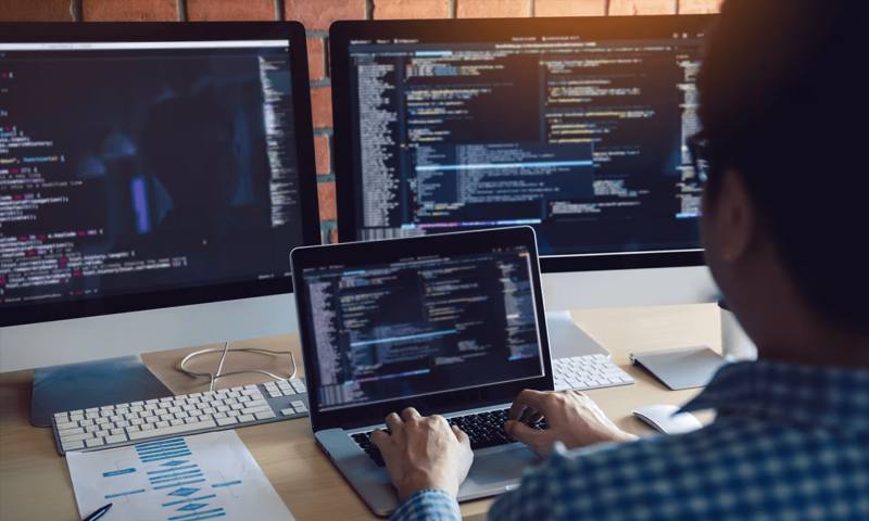 数据科学选型:R与Python如何赋能肇州县网站建设?